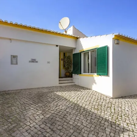 Pinheiro Oura By